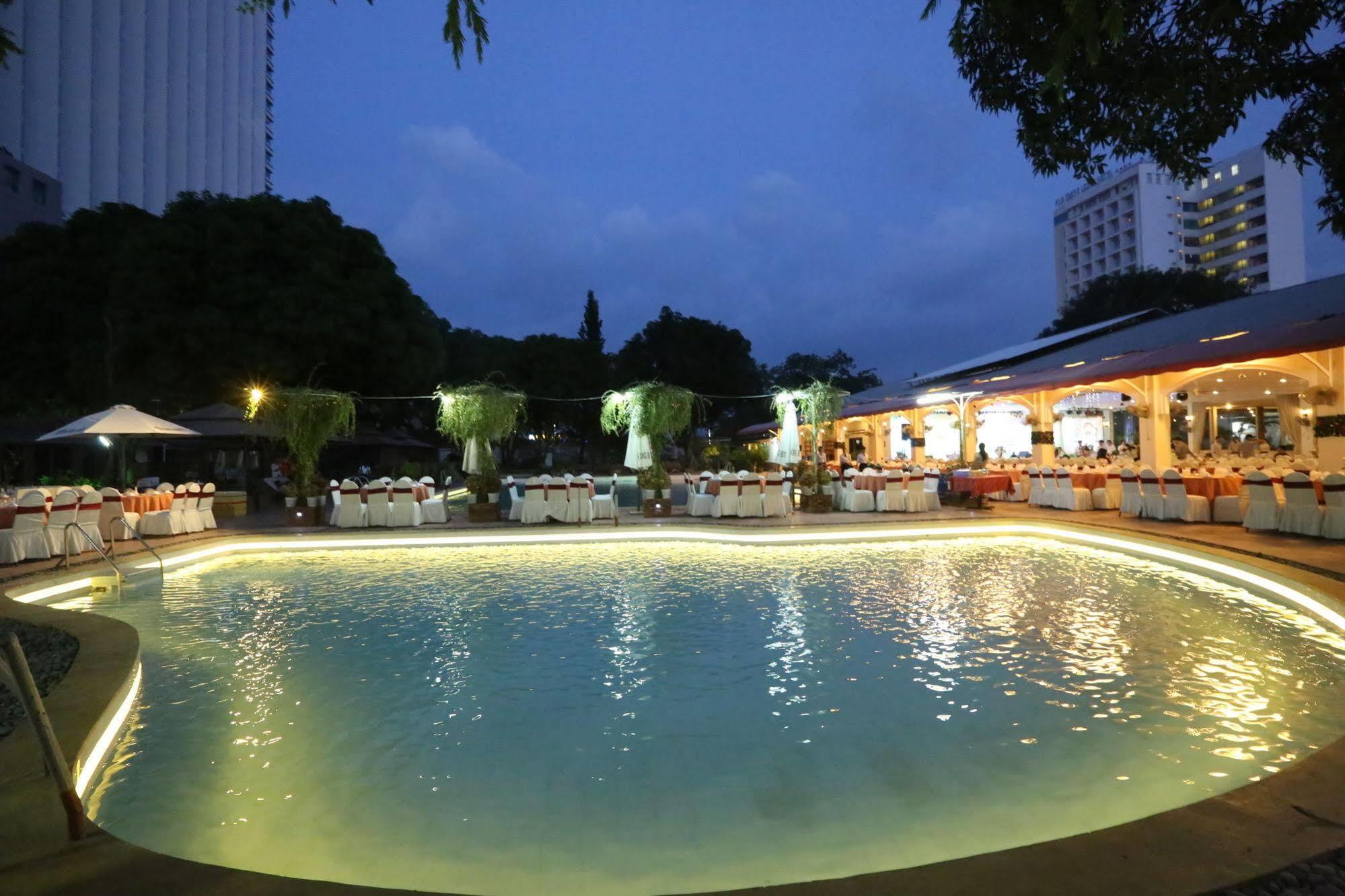 Vien Dong Hotel Nha Trang Bagian luar foto