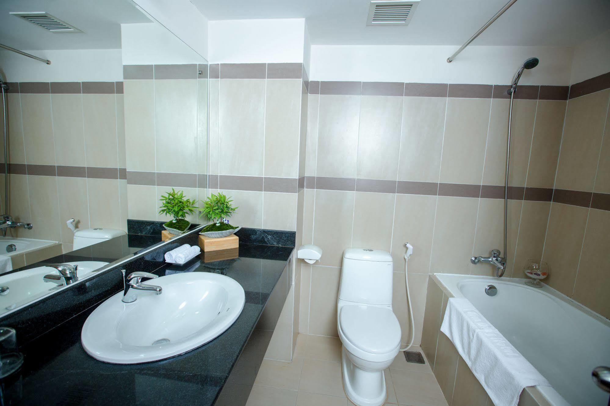 Vien Dong Hotel Nha Trang Bagian luar foto